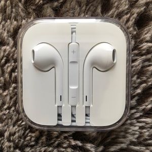 Apple Earbuds-New - Corded with 3.5mm Plug - New in Sealed Case - Never Opened